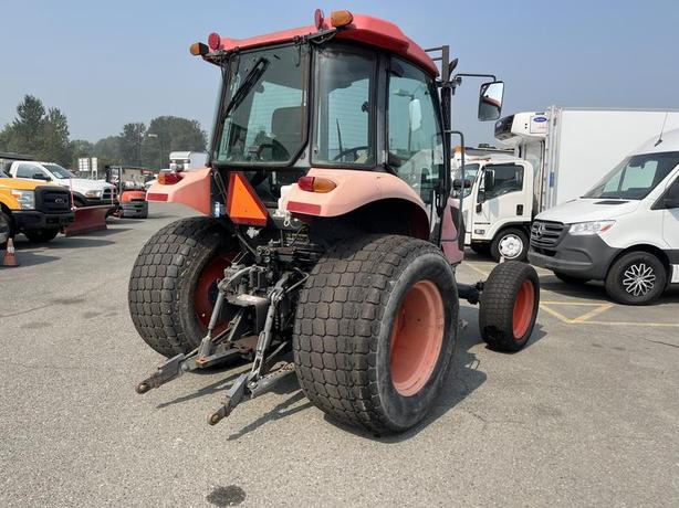 2010 Kubota M6040 4 wheel drive Farm Tractor Diesel image 5