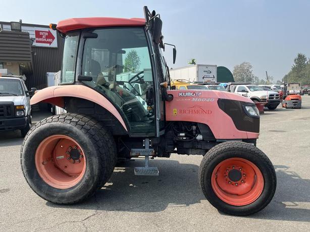 2010 Kubota M6040 4 wheel drive Farm Tractor Diesel image 6