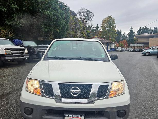 2017 Nissan  Frontier SV image 3