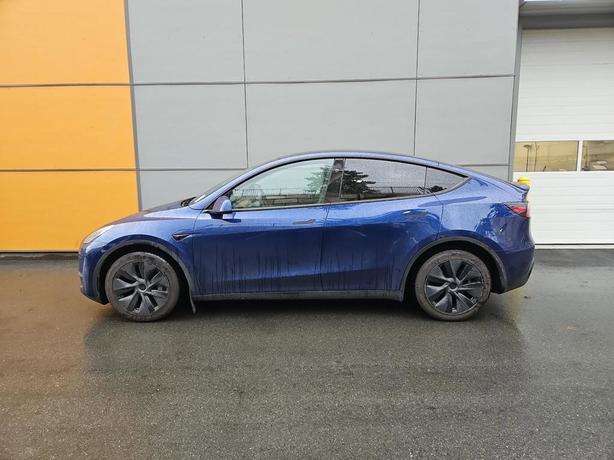 2025 Tesla Model Y Long Range AWD *Ltd Avail* | One Owner | No Reported Accident image 3