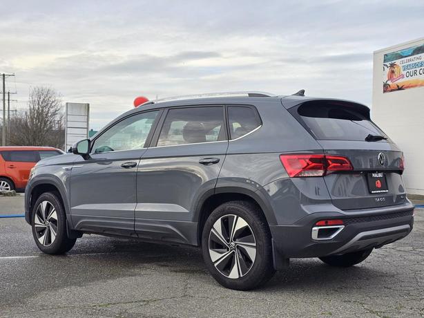 2023 Volkswagen Taos Highline 4MOTION image 4