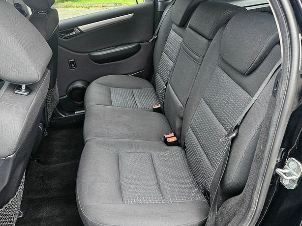 2011 Mercedes-Benz  B 200 image 8