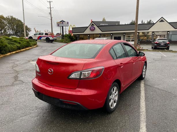 2010 Mazda  Mazda3 i Sport image 5