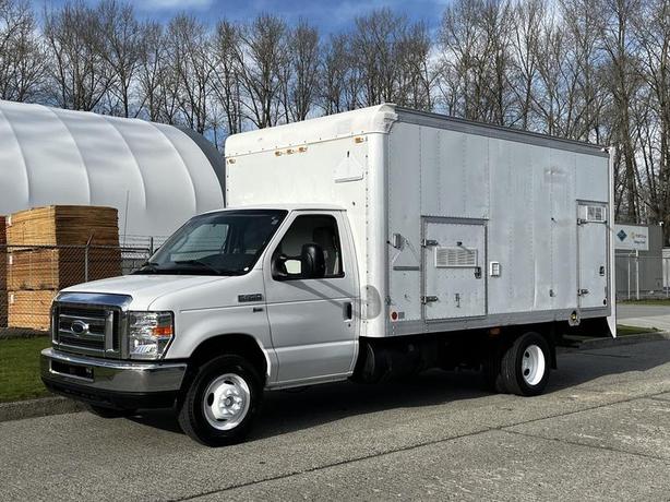 2013 Ford Econoline E450 Work Shop 16 Foot Cube Van image 5