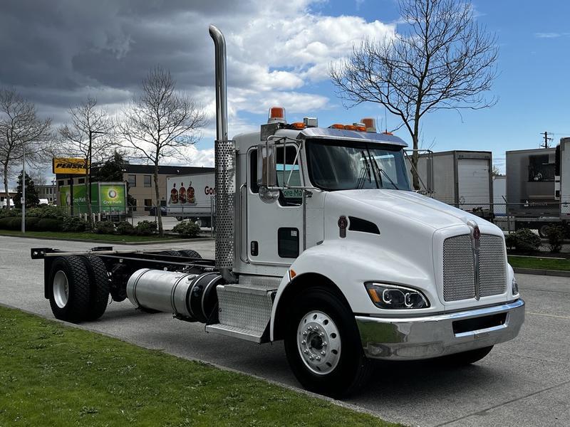2014 Kenworth T370 PX-9 Cab and Chassis Diesel With Air Brakes display photo