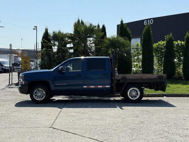 2017 Chevrolet Silverado 1500 Flat Deck  6 feet 8 inches Crew Cab 2WD image 6