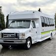 2009 Ford Econoline E-450 13 Passenger Diesel Bus with Wheelchair Lift thumbnail image 4