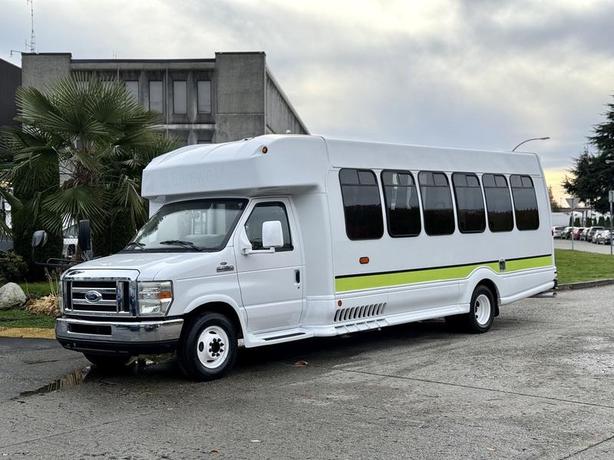 2009 Ford Econoline E-450 13 Passenger Diesel Bus with Wheelchair Lift image 5
