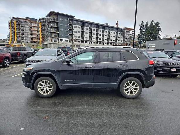 2014 Jeep Cherokee North 4WD | Power Sunroof | Cruise Control! image 3