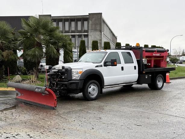 2013 Ford F-550 Crew Cab 9-Foot Flat Deck Dump Truck with Plow and Sander image 4