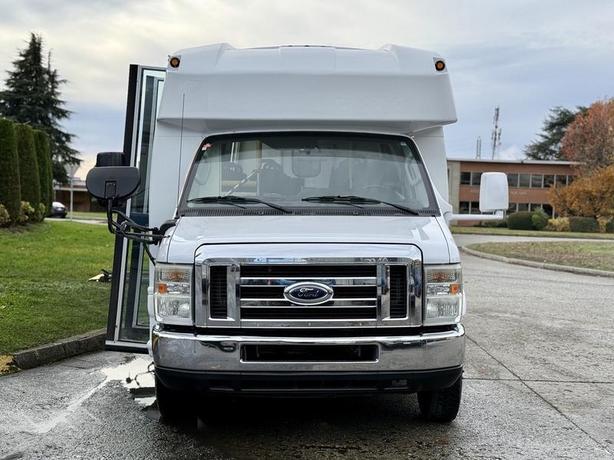 2009 Ford Econoline E-450 13 Passenger Diesel Bus with Wheelchair Lift image 3