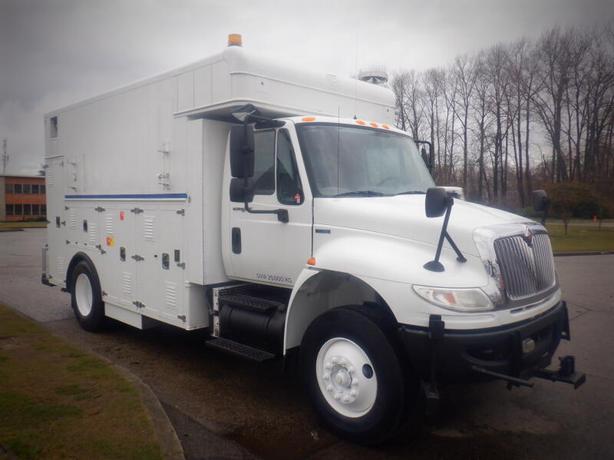 2010 International 4400 Service Work Shop Truck Diesel image 5