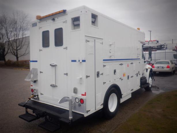 2010 International 4400 Service Work Shop Truck Diesel image 8