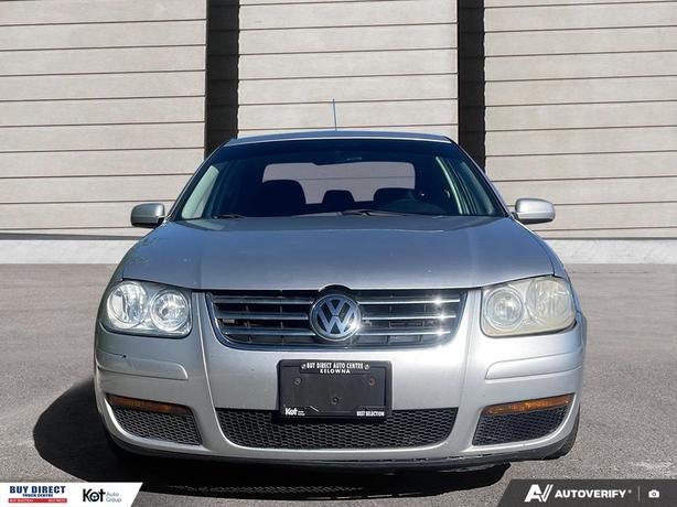 2009 Volkswagen Jetta City Base AUTO, GREY FABRIC INTERIOR, AUTO LOCKS AND WINDO image 2