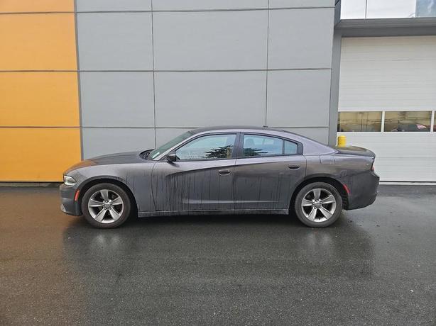 2015 Dodge Charger SXT RWD | Heated Seats | Remote Start! image 3