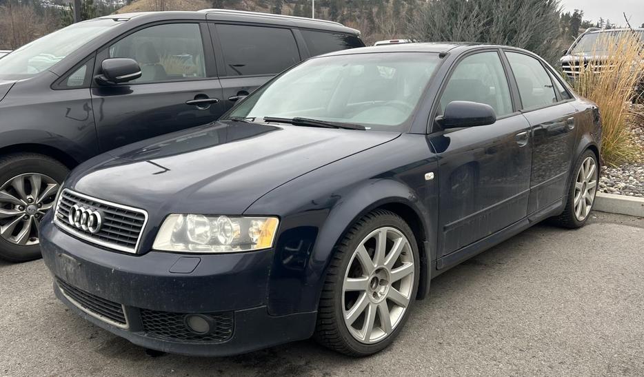 2004 Audi A4 1.8t MANUAL, BLACK INTERIOR, KEYLESS ENTRY, AWD, WHEEL CONTROLS, FM display photo
