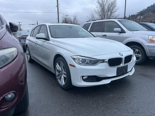 2013 BMW 3 Series 328i Xdrive AUTO, KEYLESS ENTRY, LEATHER HEATED SEATS, POWER S image 1