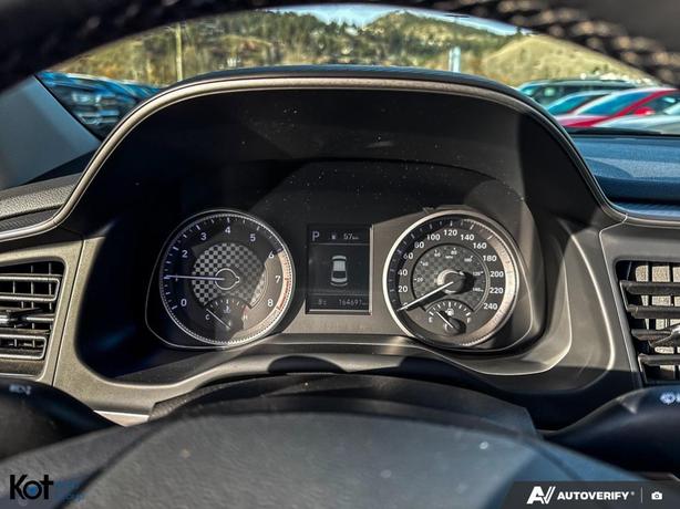 2019 Hyundai Elantra Preferred ! BACKUP CAMERA! HEATED SEATS! APPLE CARPLAY! AND image 8