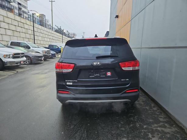 2018 Kia Sorento EX V6 | Heated Seats! image 5