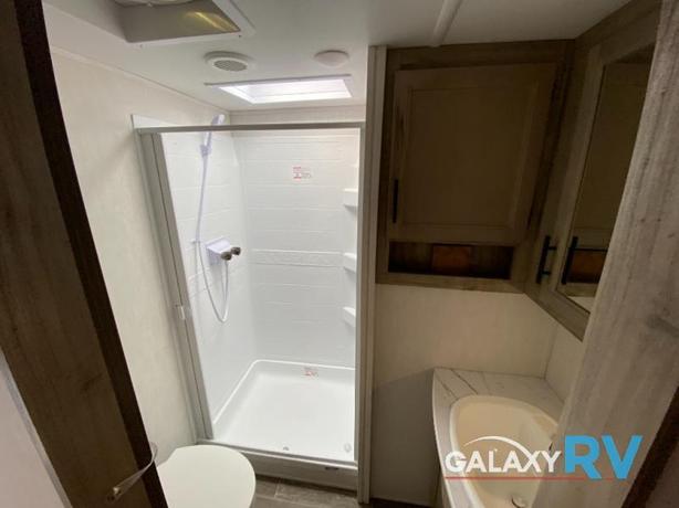 Used 2022 Forest River RV Arctic Wolf 327MB image 6