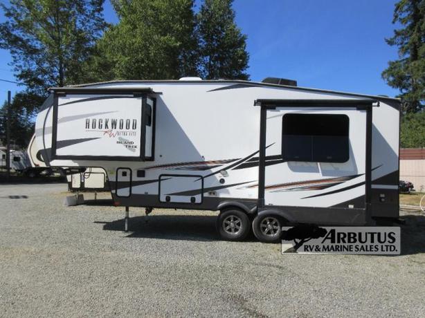Used 2022 Forest River RV Rockwood Ultra Lite 2442BS image 4