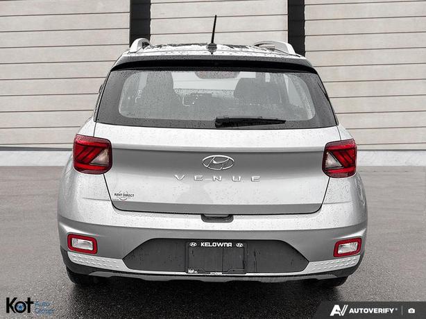 2025 Hyundai Venue Preferred ! KEYLESS ENTRY! PUSH BUTTON START! WIRELESS CARPLA image 5