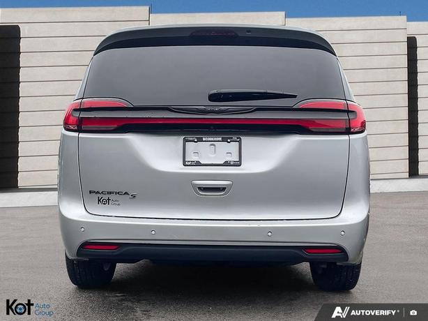 2024 Chrysler Pacifica Touring-L image 5