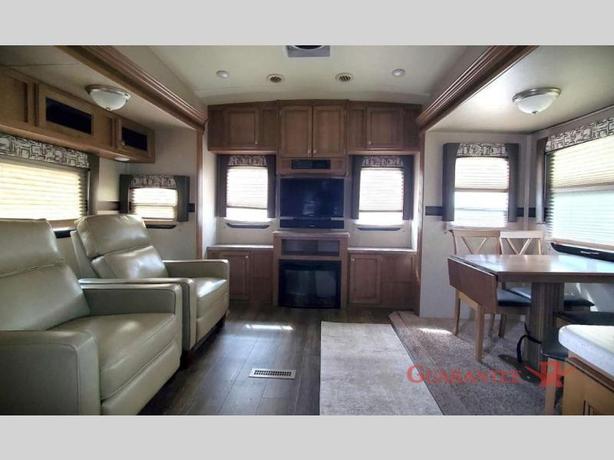Used 2018 Forest River RV Rockwood Ultra Lite 2650WS image 8