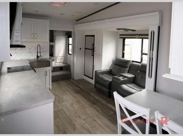 Used 2022 Dutchmen RV Astoria 2943BHF image 8