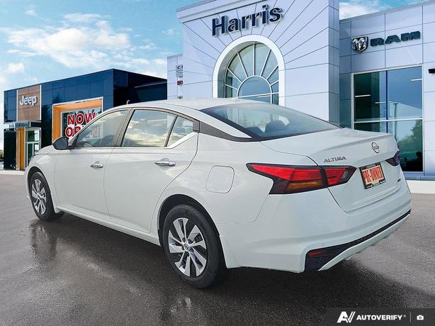 2024 Nissan Altima S AWD | Heated Seats | GPS Navigation! image 4