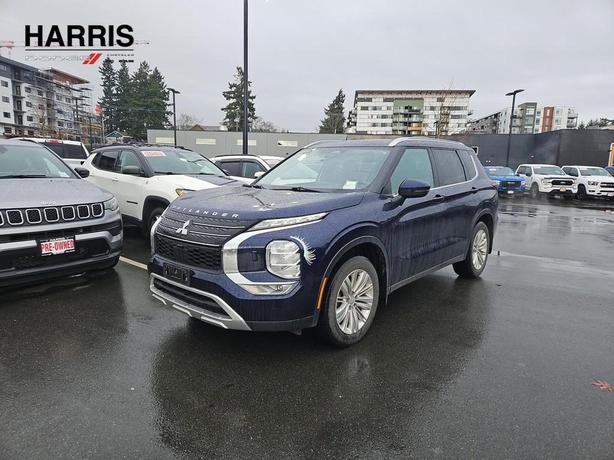 2023 Mitsubishi Outlander SE | Heated Seats | Power Liftgate! image 1