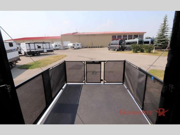 Used 2020 Dutchmen RV Voltage 4185TH image 6