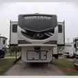 Used 2025 Keystone RV Montana High Country 377FL thumbnail image 2