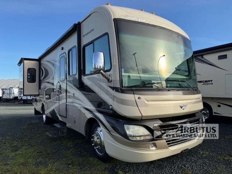 Used 2011 Fleetwood RV Southwind 32VS display photo