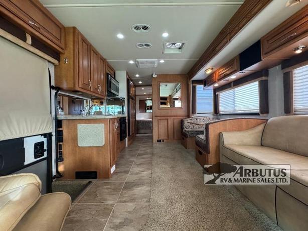 Used 2011 Fleetwood RV Southwind 32VS image 8
