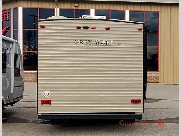 Used 2018 Forest River RV Cherokee Grey Wolf 22MKSE image 5