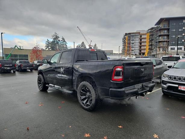 2019 RAM 1500 Sport 4x4 Crew Cab 5'7 Box | Remote Start | Heated Seats! image 4