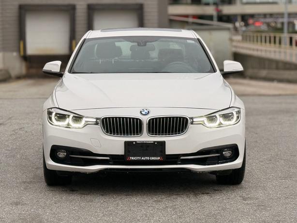 2018 BMW 3 Series 330i xDrive - Navigation, Sunroof, Memory Seats image 3
