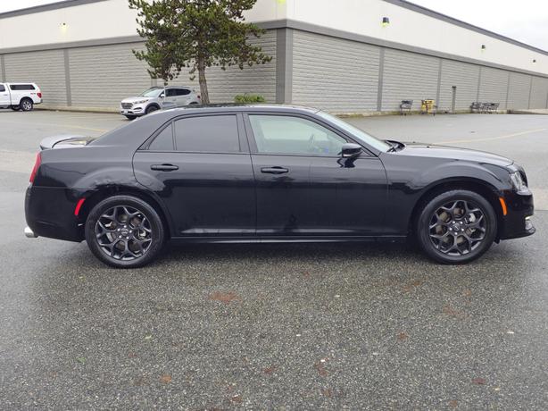 2021 Chrysler 300 S - Parking Sensors, Leather, Heated Seats image 4