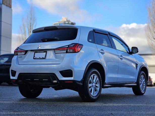 2023 Mitsubishi RVR SE - Apple Carplay, Android Auto, Heated Seats image 5