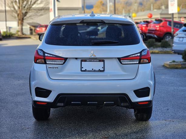 2023 Mitsubishi RVR SE - Apple Carplay, Android Auto, Heated Seats image 6