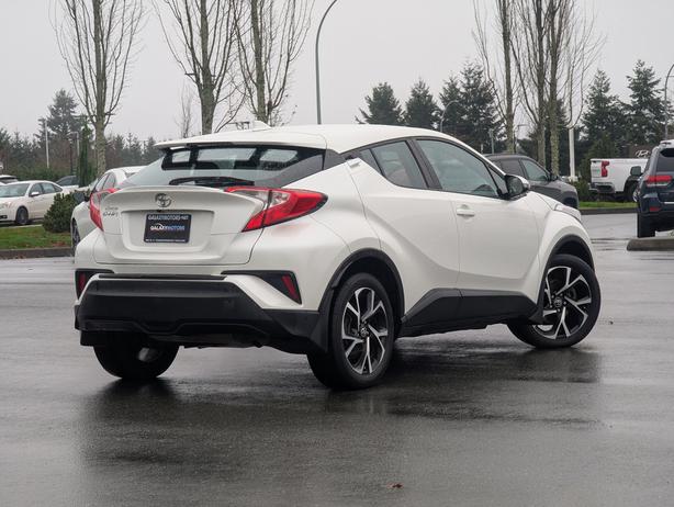 2018 Toyota C-HR XLE - Heated Seats, Dual Zone Climate image 6