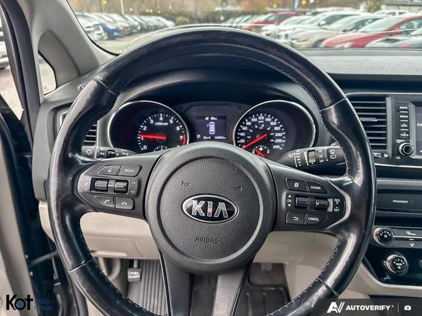 2020 Kia Sedona LX ! REAR PARKING SENSORS! BACKUP CAMERA! NO ACCIDENT! image 6