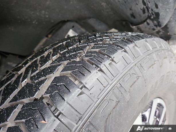 2022 Nissan Frontier PRO-4X | No Reported Accidents! image 7