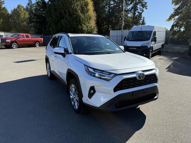 2024 Toyota RAV4 XLE image 7