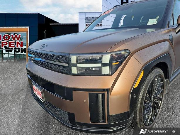 2024 Hyundai Santa Fe Ultimate Calligraphy AWD | One Owner | No Accidents! image 8