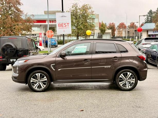 2023 Mitsubishi RVR GT - No Accidents, 1 Owner, Leather, Moonroof image 8