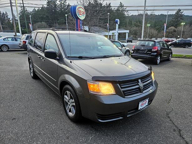 2010 Dodge  Grand Caravan SE image 6