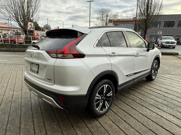 2025 Mitsubishi Eclipse Cross SEL - Power Liftgate, Heated Steering Wheel image 6