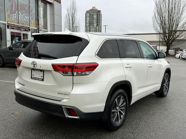 2018 Toyota Highlander XLE - No Accidents, Leather, Navigation, Sunroof image 6